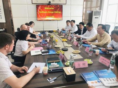政府部门为企业站台 助力鸣利来阔步走向世界